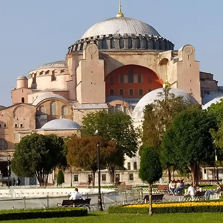 Medellin Apartahotel